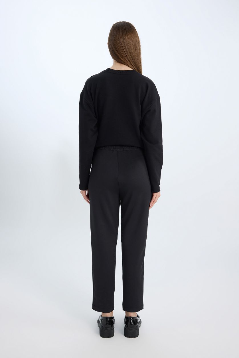 Kadın Siyah Regular Fit Cepli Pensli Skuba Dalgıç Kumaş Beli Lastikli Pantolon