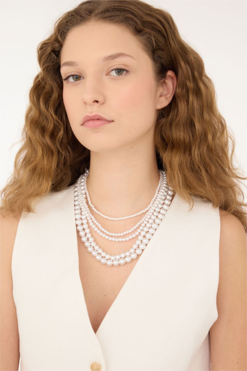 Women White 2 piece Necklace