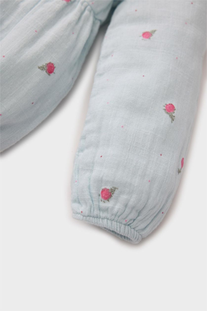 Kız Bebek Açık Mavi Kız Bebek Yenidoğan 2'li Takım Çiçekli Müslin Uzun Kollu Tulum Külotlu Çorap