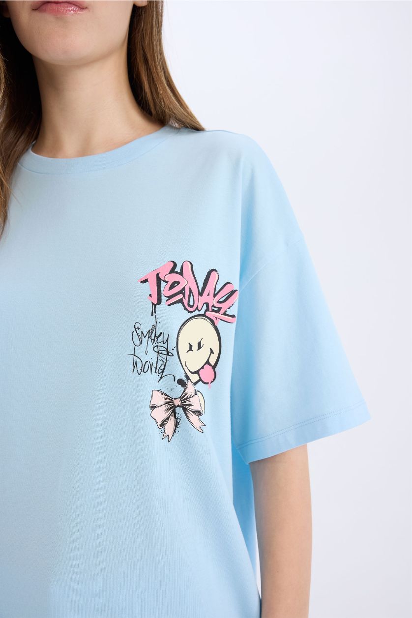 Kadın Açık Mavi SmileyWorld Oversize Geniş Kalıp Bisiklet Yaka Sırt Baskılı Kısa Kollu Tişört