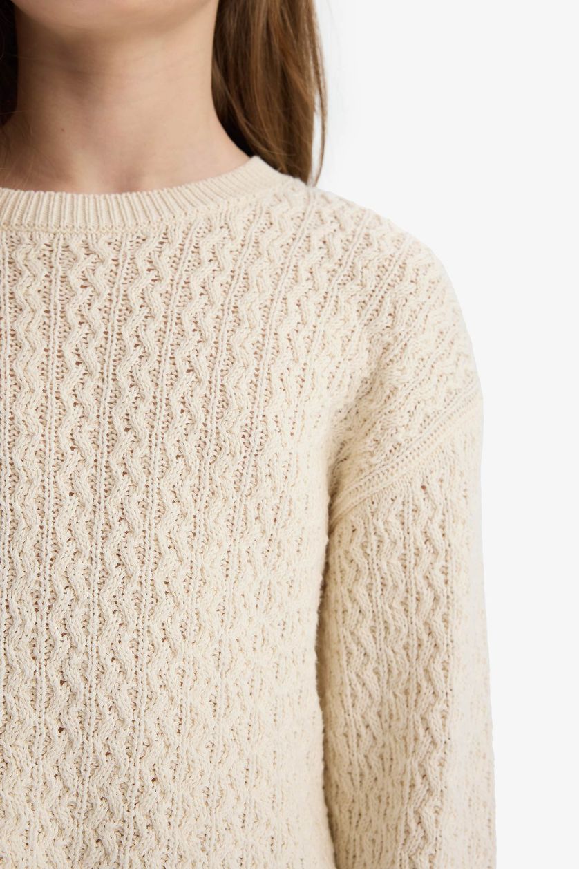 بنات بيج فاتح بلوز صوف بناتي قصة عادية برقبة مستديرة