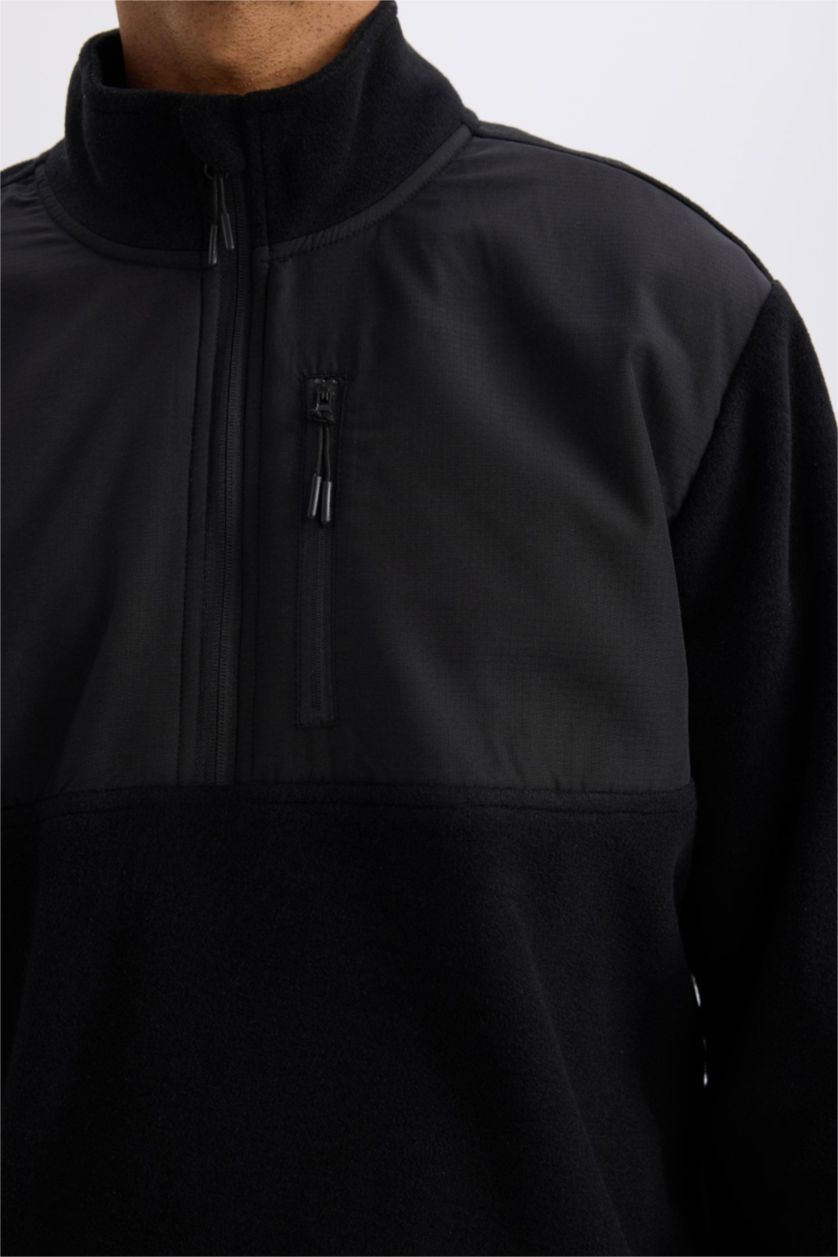 Erkek Siyah Standart Fit Dik Yaka Fermuarlı Polar Sporcu Sweatshirt