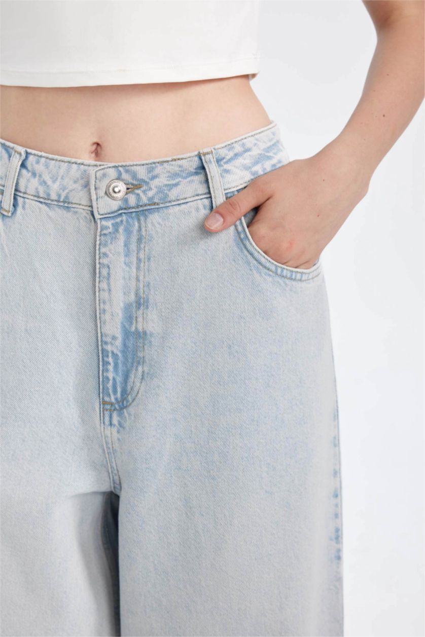 Kadın Açık Mavi Wide Baggy Fit Ekstra Geniş Kalıp Normal Bel Ekstra Geniş Paça Jean Yıkamalı Pantolon