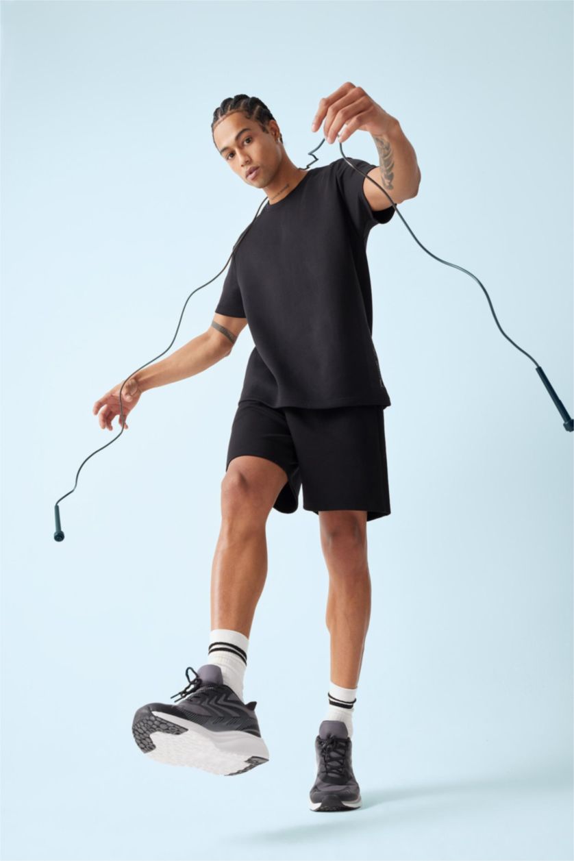 Erkek Siyah Standart Fit Modal Kumaş Sporcu Kısa Paça Şort