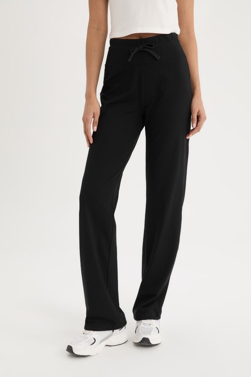 Женщины Черный Джинсы с расклешенными брюками (Flare Fit), стандартная длина от DeFactoFit