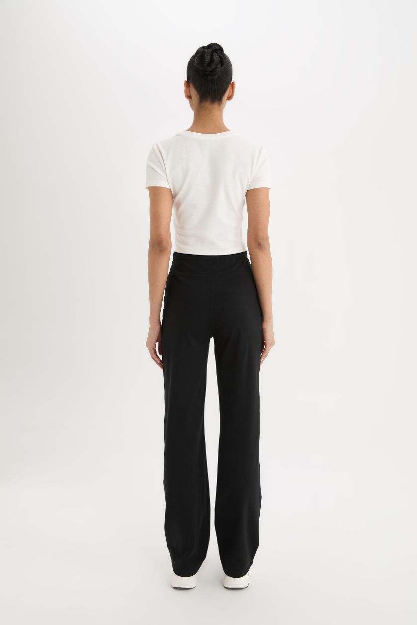 Женщины Черный Джинсы с расклешенными брюками (Flare Fit), стандартная длина от DeFactoFit