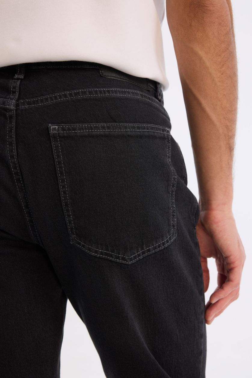 Erkek Siyah Slim Tapered Fit Dar Kalıp Normal Bel Daralan Paça Jean Pantolon