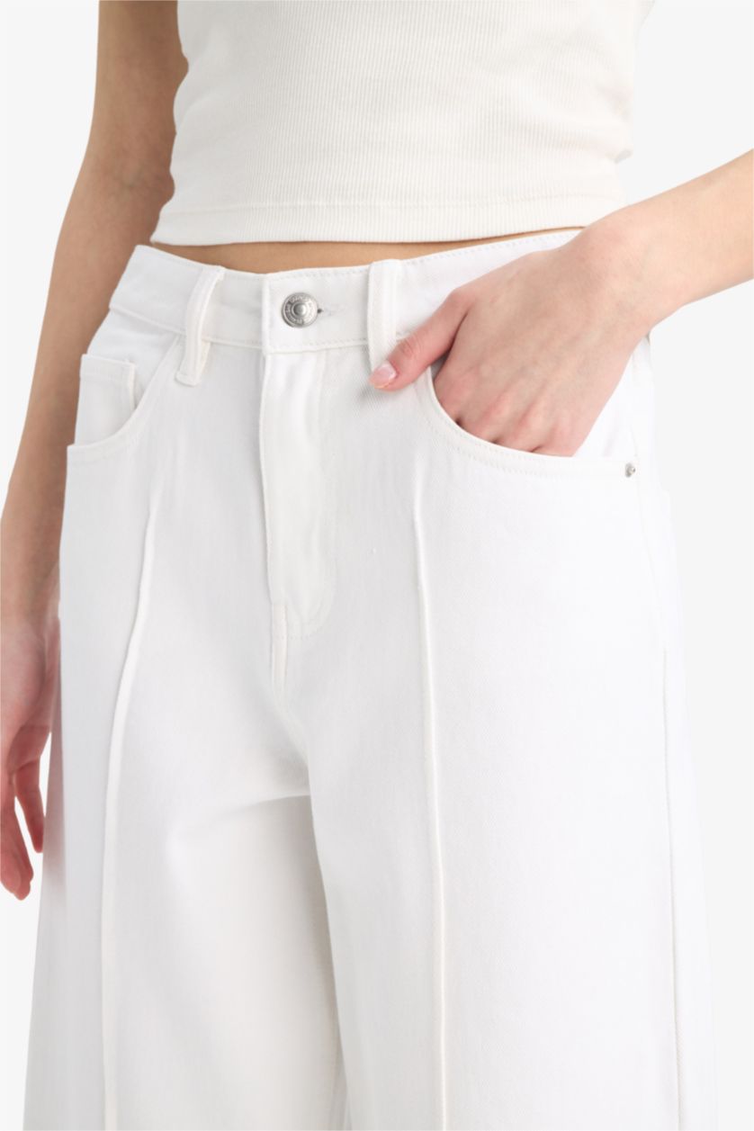 WOMAN White Wide Leg High Waist Crop Fit Jeans