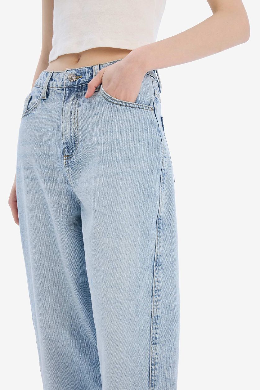 WOMAN Light Indigo Carrot Fit High Waist Ankle Length Jeans