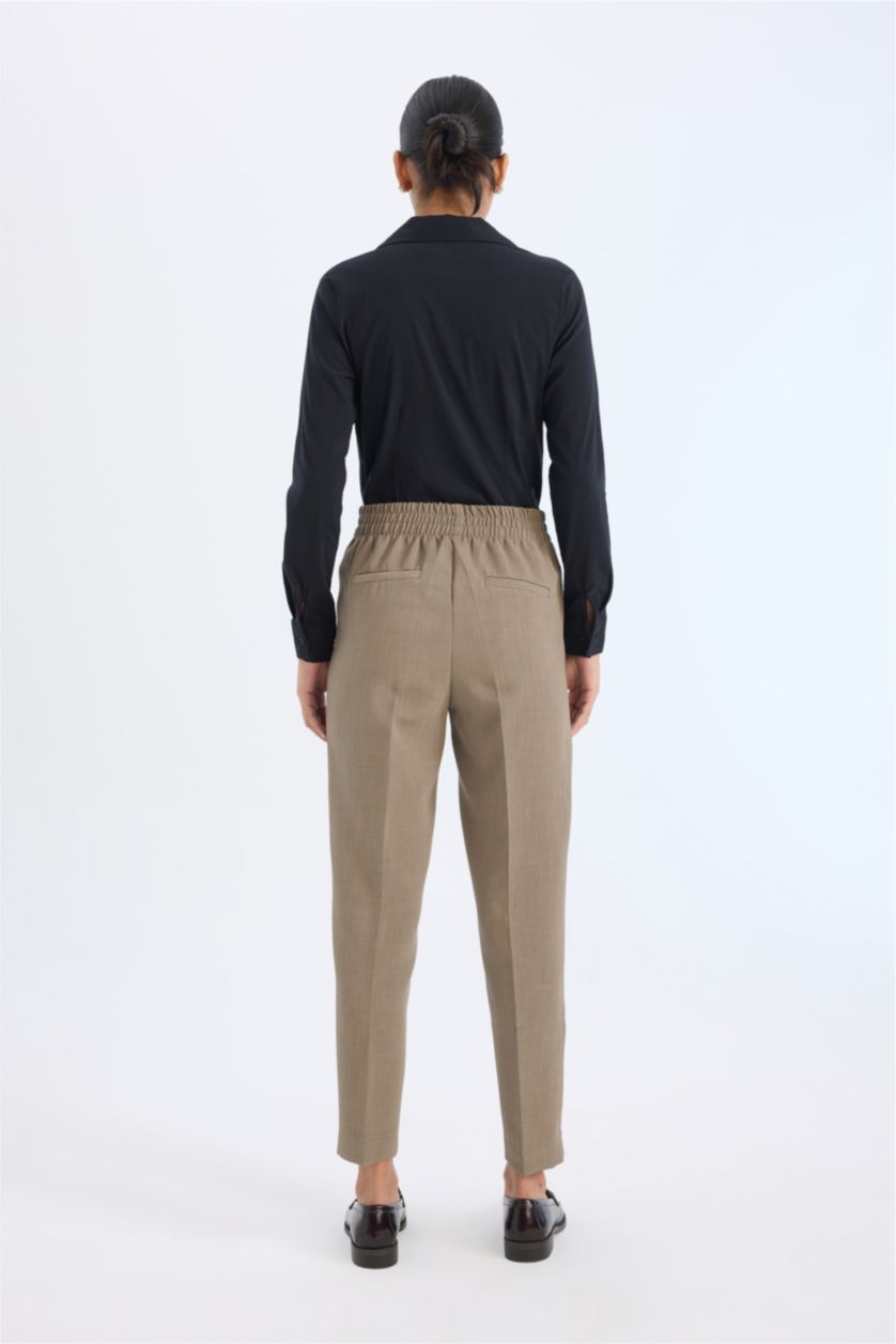 نساء كاكي بنطرون كاروت فيت برجل عادي بجيب وخصر عالي