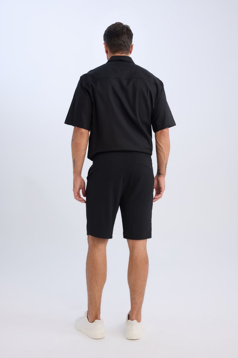 رجال أسود شورت برمودا قصة عادية