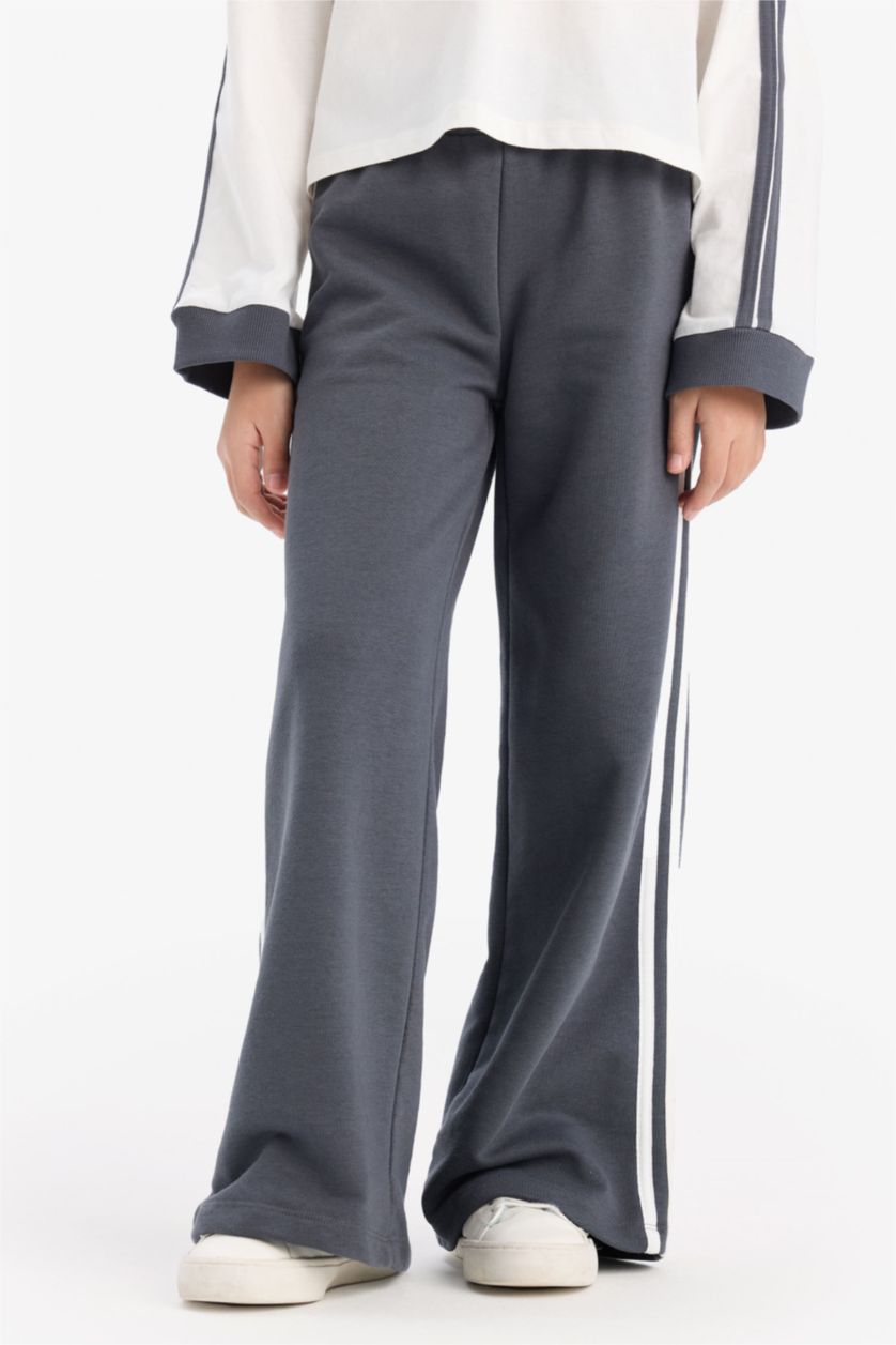 Kız Çocuk - Genç Kız Ekru Kız Çocuk 2'li Takım Baskılı Sweatshirt Beli Lastikli Geniş Paça Eşofman Altı