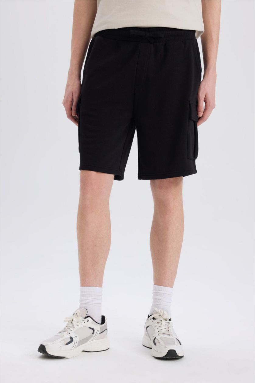 Man Black Regular Fit Tied Waist Cargo Shorts