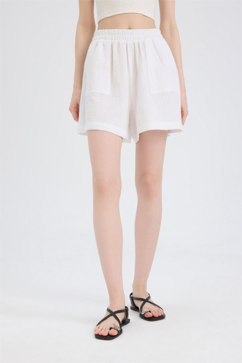 Женщины Белый Regular Fit шорты из муслина на резинке