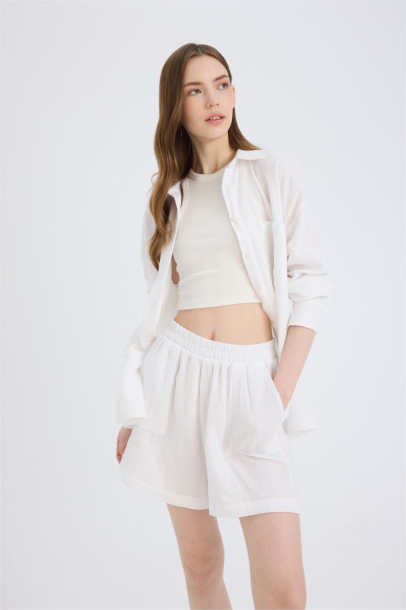 Женщины Белый Regular Fit шорты из муслина на резинке