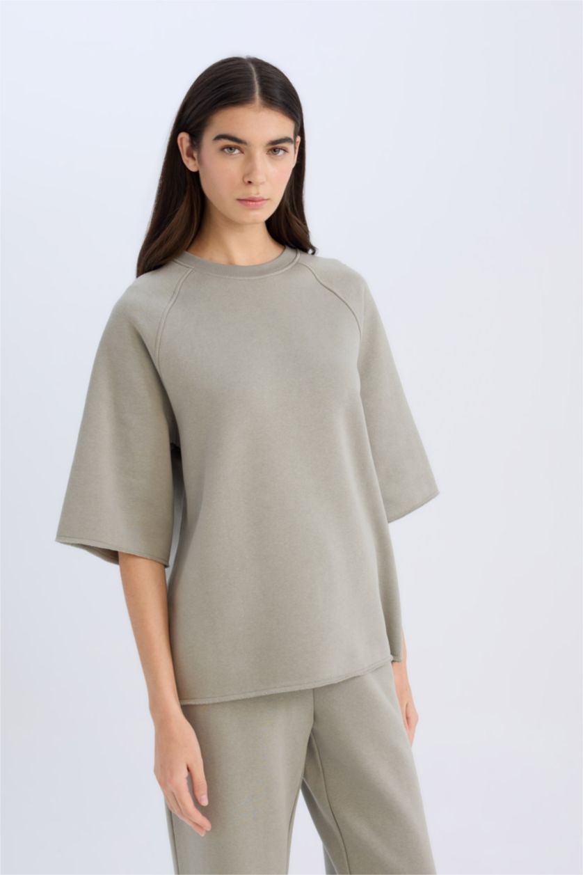 Woman Light Khaki Oversize Fit Crew Neck Casual Sweatshirt