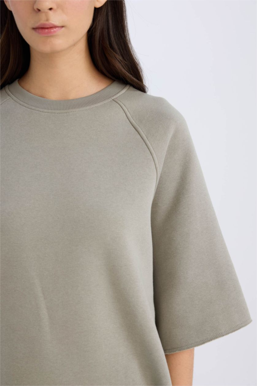 Woman Light Khaki Oversize Fit Crew Neck Casual Sweatshirt