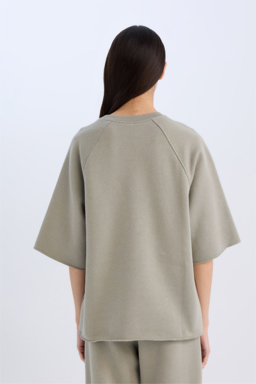 Woman Light Khaki Oversize Fit Crew Neck Casual Sweatshirt