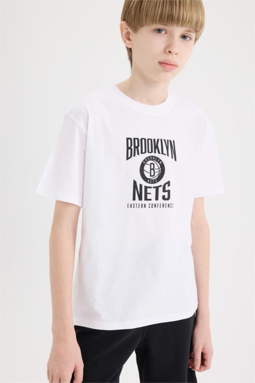 Erkek Çocuk - Genç Erkek Beyaz NBA Brooklyn Nets Bisiklet Yaka Sırt Baskılı Kısa Kollu Tişört Erkek Çocuk