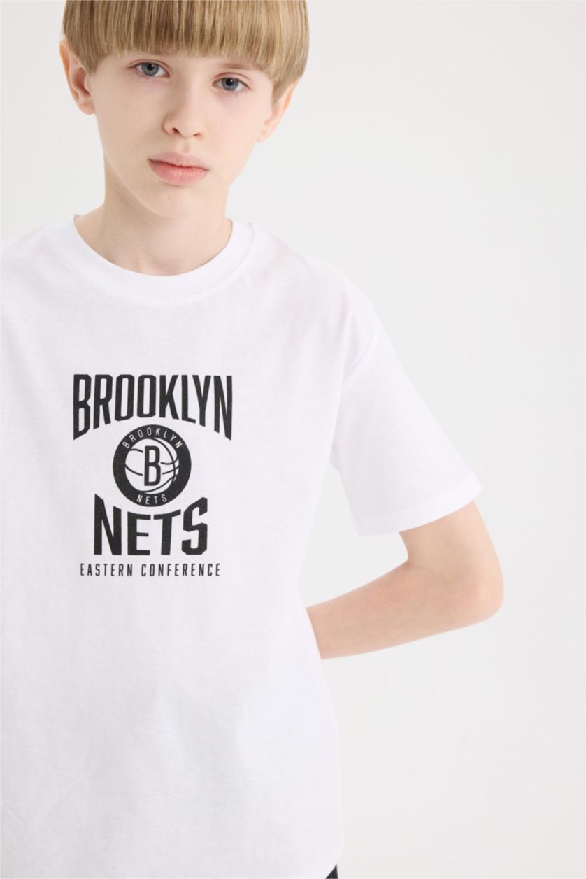 Erkek Çocuk - Genç Erkek Beyaz NBA Brooklyn Nets Bisiklet Yaka Sırt Baskılı Kısa Kollu Tişört Erkek Çocuk