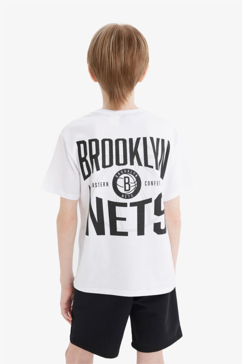 Erkek Çocuk - Genç Erkek Beyaz NBA Brooklyn Nets Bisiklet Yaka Sırt Baskılı Kısa Kollu Tişört Erkek Çocuk