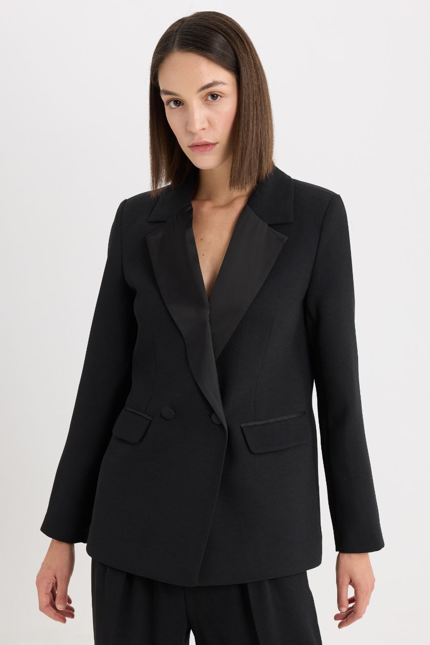 Woman Black Regular Fit Jacket Collar Crepe Blazer