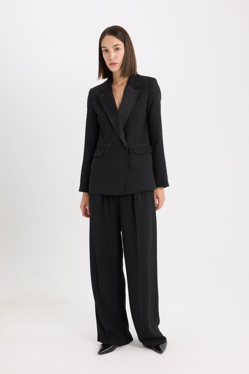 Woman Black Regular Fit Jacket Collar Crepe Blazer