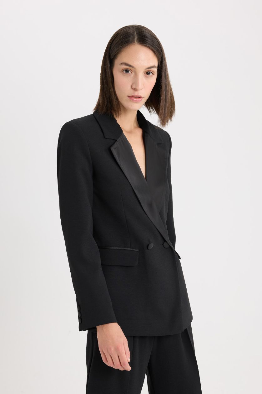 Woman Black Regular Fit Jacket Collar Crepe Blazer