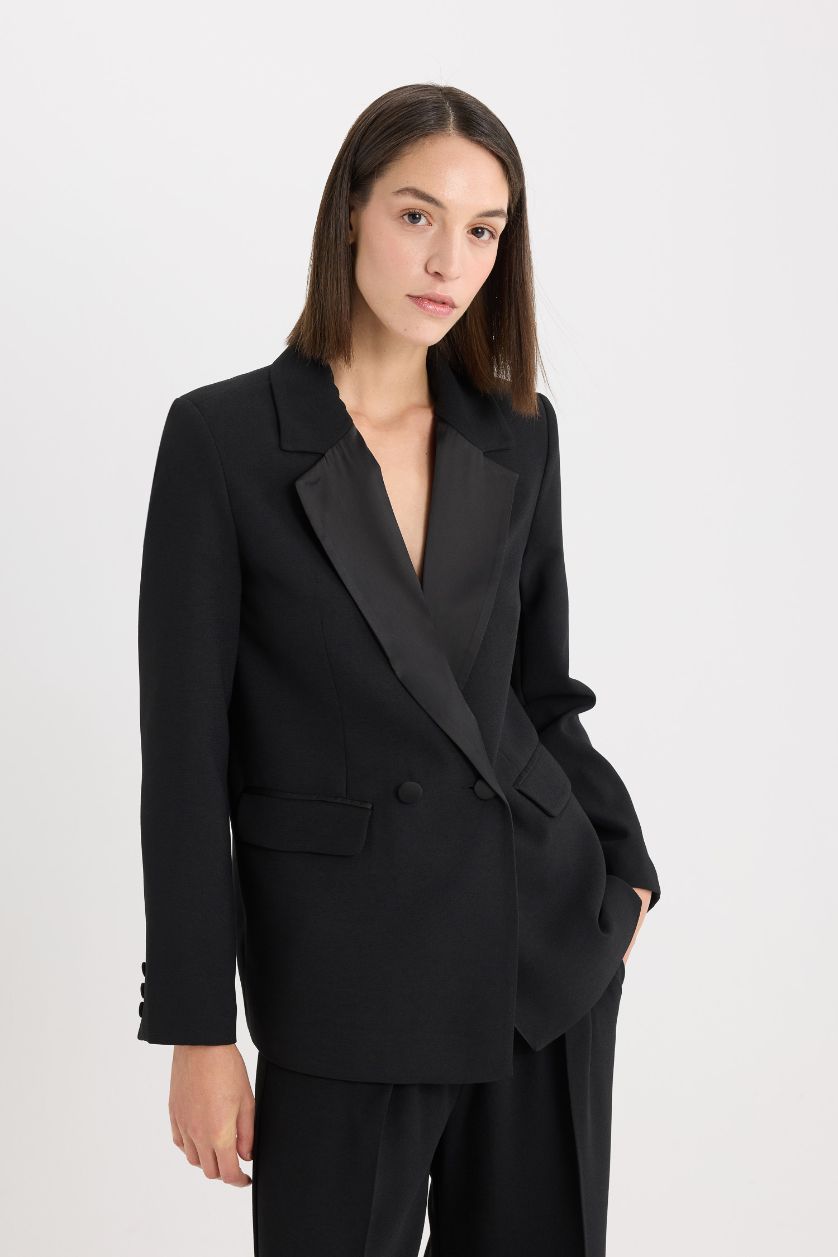 Woman Black Regular Fit Jacket Collar Crepe Blazer