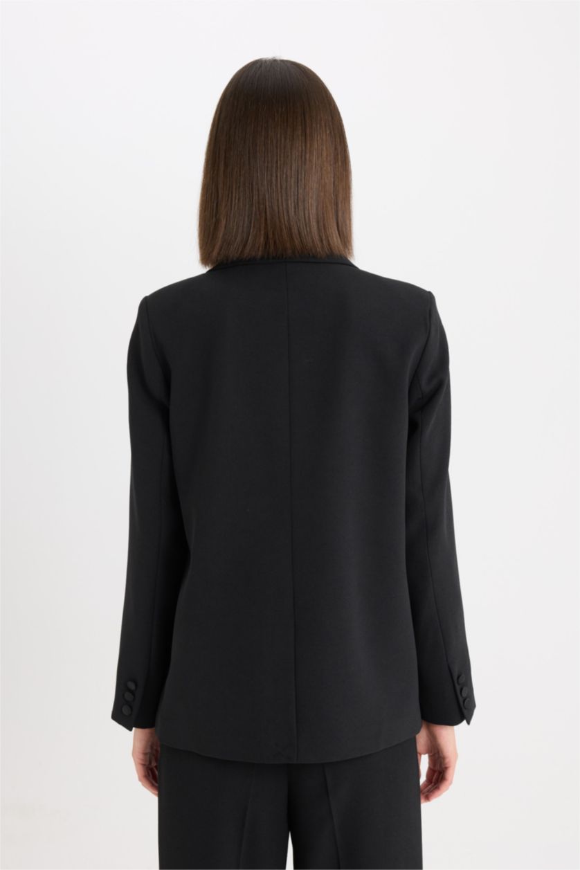 Woman Black Regular Fit Jacket Collar Crepe Blazer