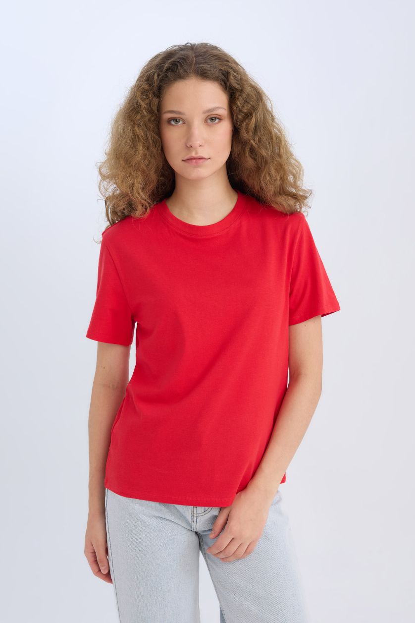 Kadın Kırmızı Regular Fit Bisiklet Yaka Basic Düz Kısa Kollu Kırmızı Tişört
