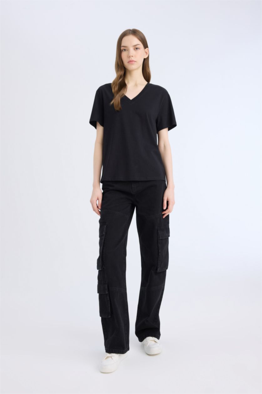 Kadın Siyah Regular Fit V Yaka Basic Düz Kısa Kollu Tişört
