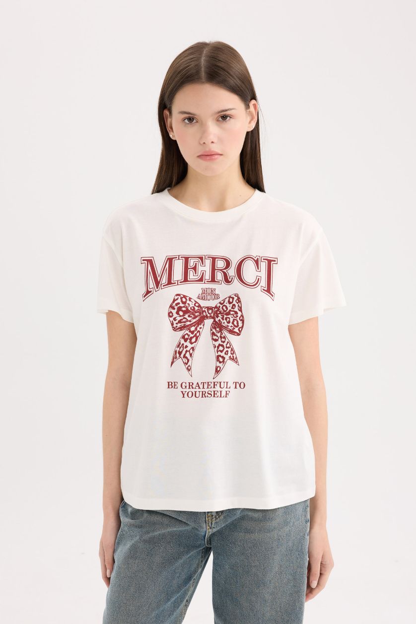 نساء اوف وايت تيشيرت نص كم قصة عادية برقبة مستديرة