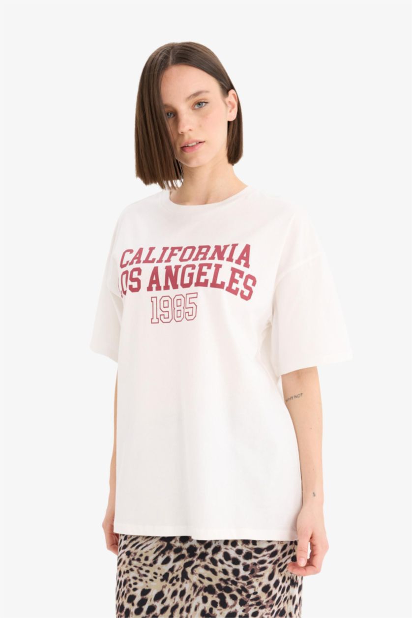 Woman White Oversize Fit Crew Neck Short Sleeve T-Shirt