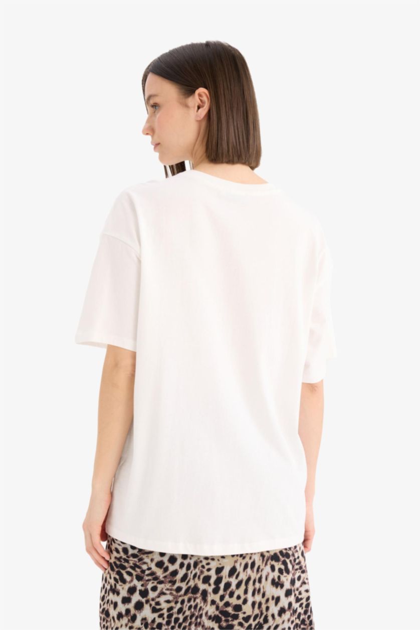 Woman White Oversize Fit Crew Neck Short Sleeve T-Shirt