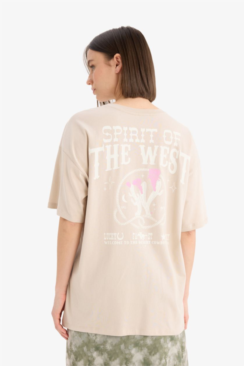 نساء بيج فاتح تيشيرت نص كم مطبوع قصة عادية برقبة مستديرة