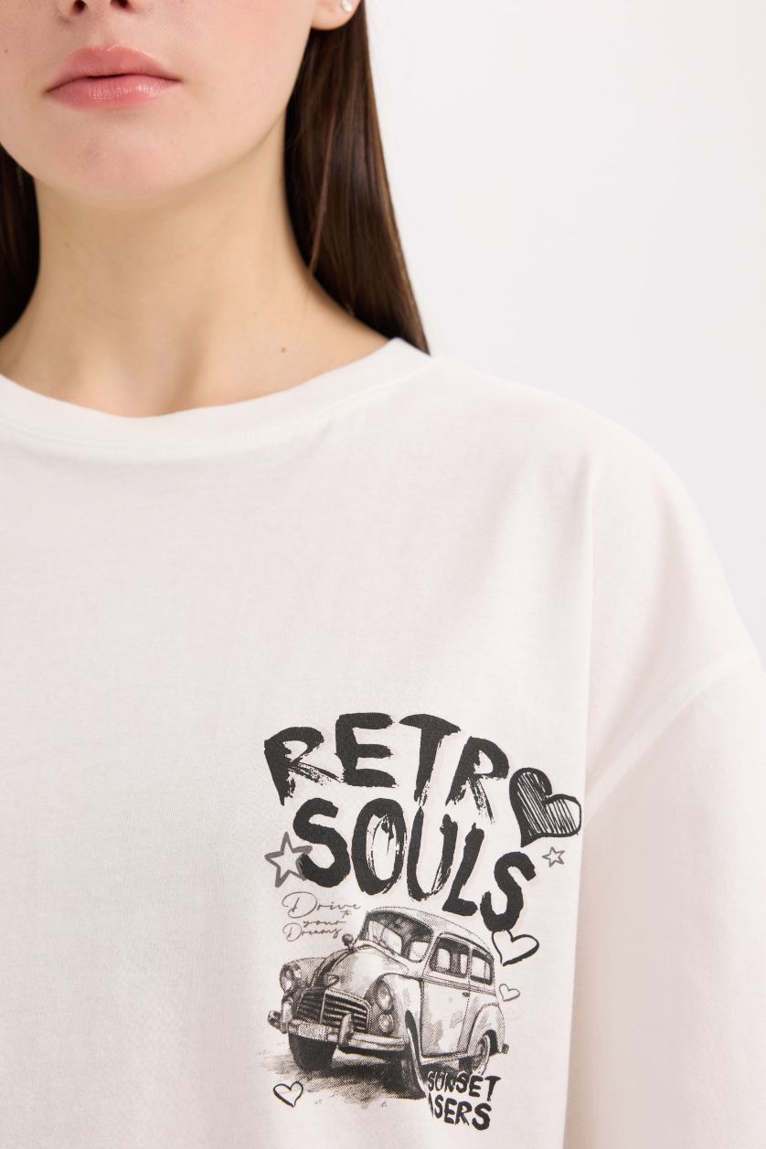 Kadın Kırık Beyaz Oversize Geniş Kalıp Bisiklet Yaka Sırt Baskılı Kısa Kollu Tişört