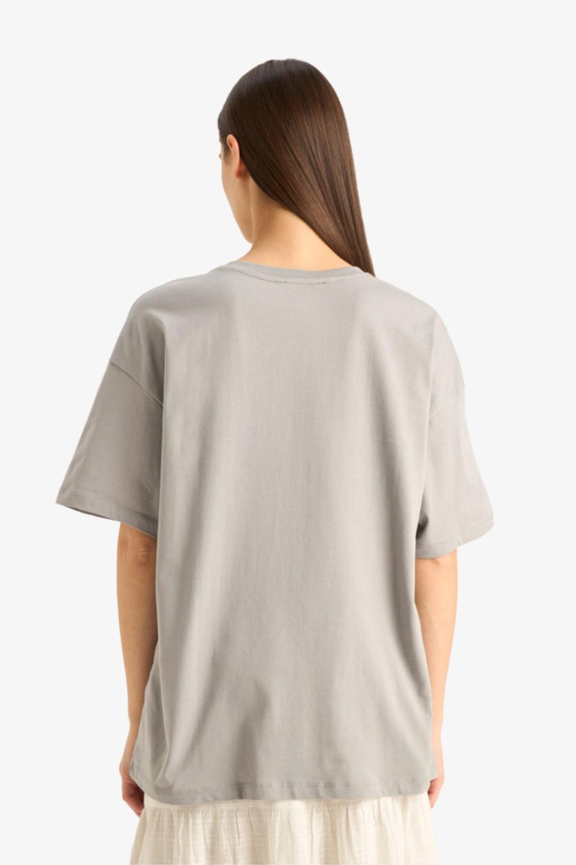 Kadın Açık Gri Oversize Geniş Kalıp Bisiklet Yaka Baskılı Kısa Kollu Tişört