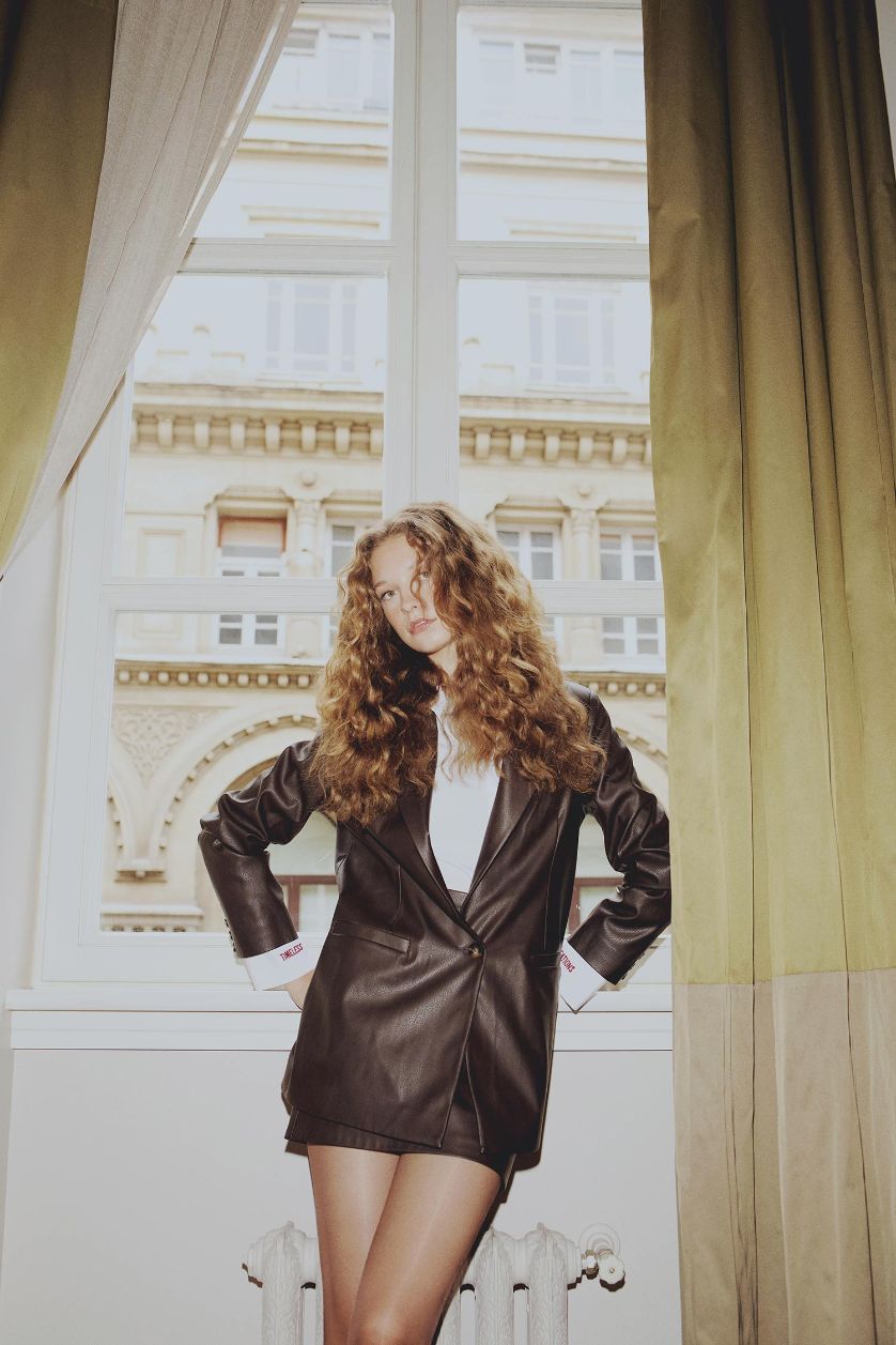 Kadın Koyu Kahve Sorbe x DeFacto Oversize Geniş Kalıp Ceket Yaka Suni Deri Düğmeli Blazer Ceket