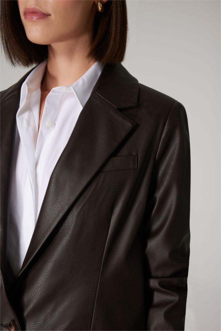 Kadın Koyu Kahve Sorbe x DeFacto Oversize Geniş Kalıp Ceket Yaka Suni Deri Düğmeli Blazer Ceket