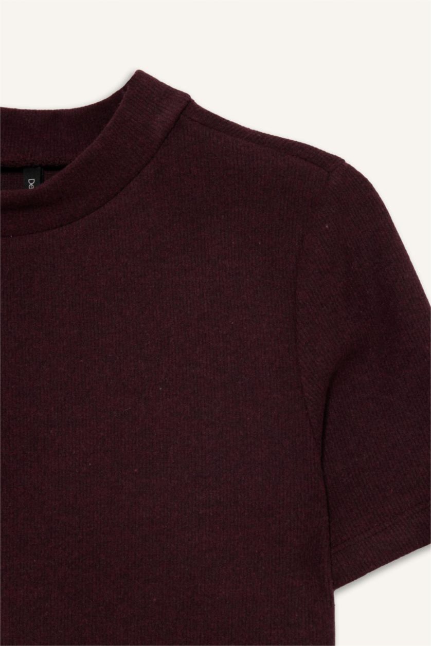 Kadın Bordo Slim Fit Dar Kesim Yarım Balıkçı Yaka Basic Düz Kısa Kollu Bordo Tişört