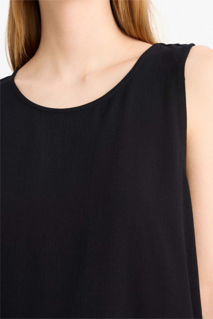 Kadın Siyah Regular Fit Yuvarlak Yaka Kolsuz Siyah Plaj Üstü