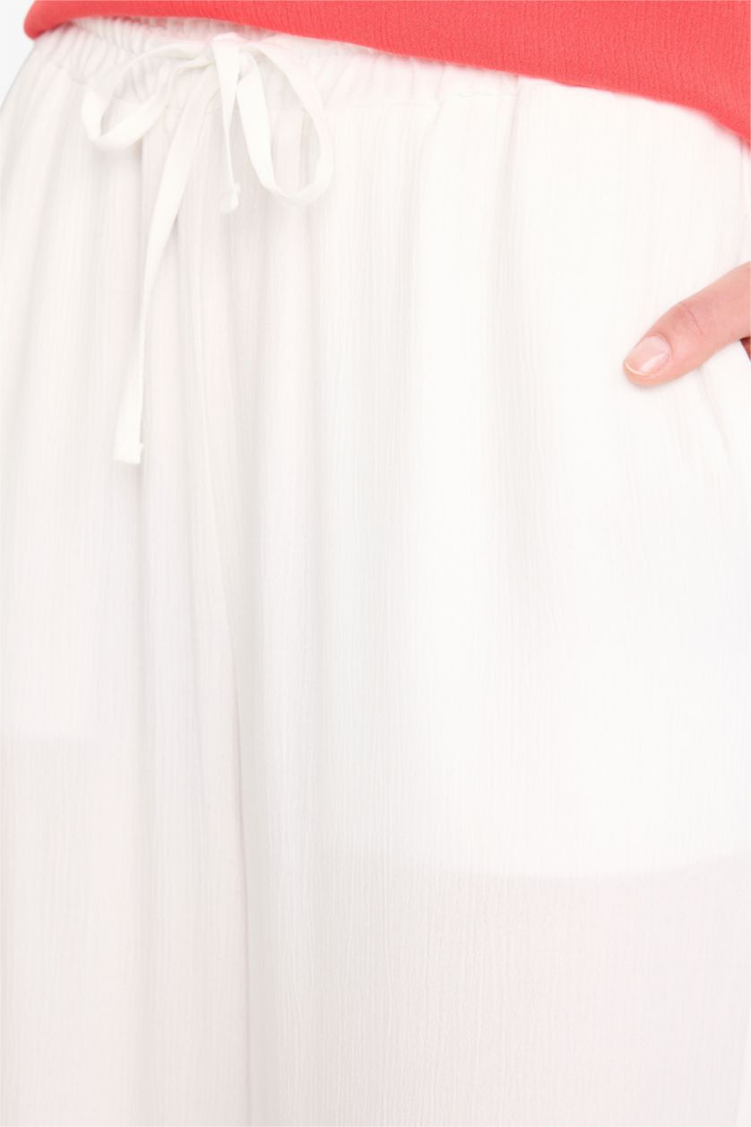 Kadın Kırık Beyaz Regular Fit Beli Lastikli Bağcıklı Plaj Pantolonu-Fall in Love