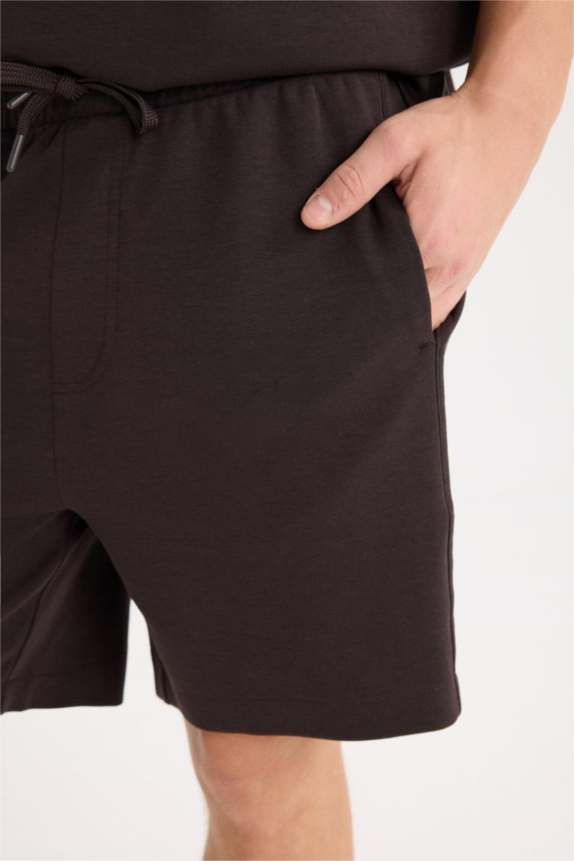 Erkek Kahve Regular Fit Düz Paça Şort