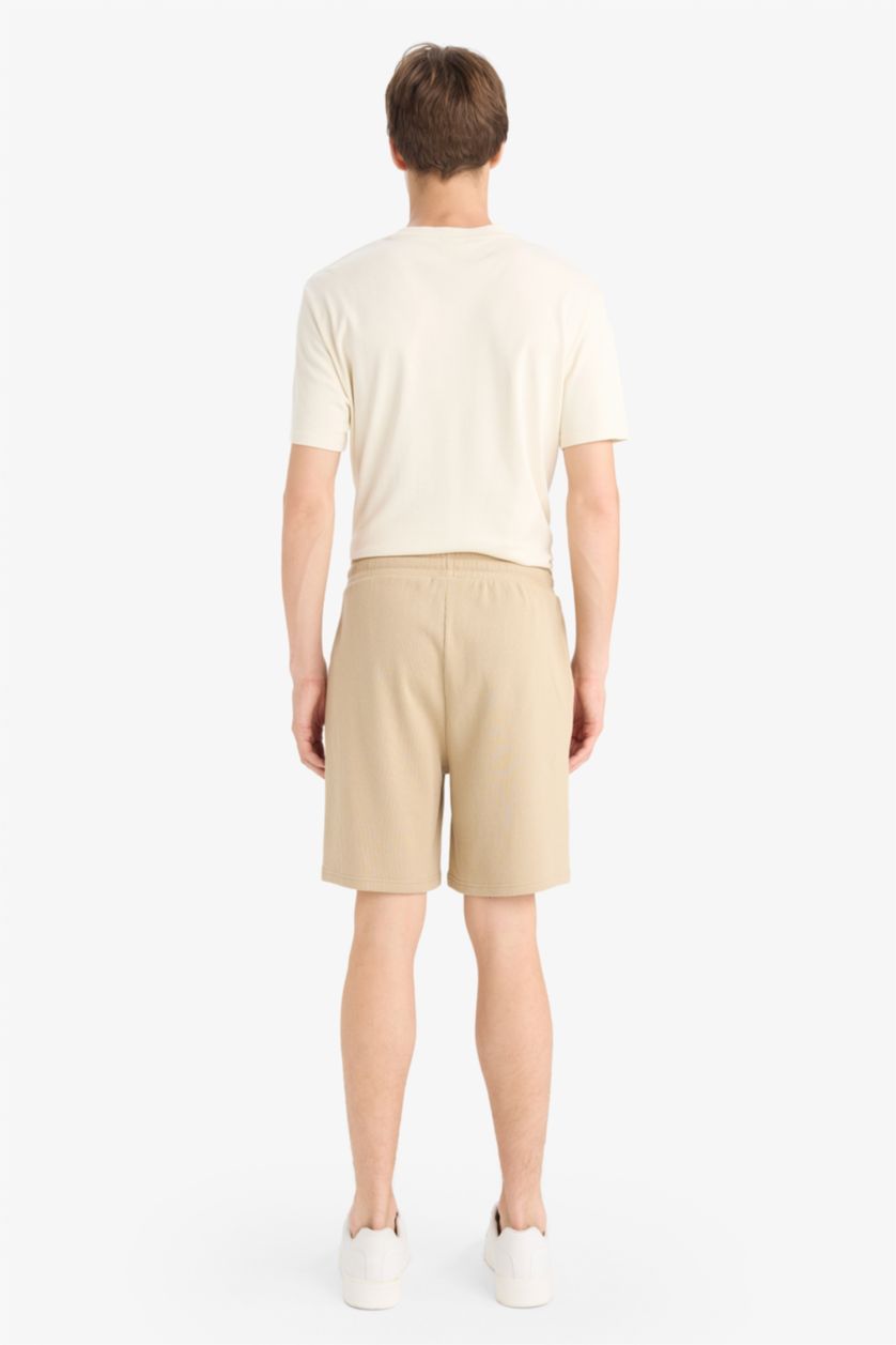 رجال بيج شورت كابري قصة عادية