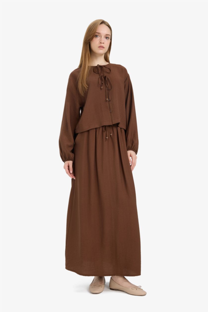 WOMAN Brown A Cut