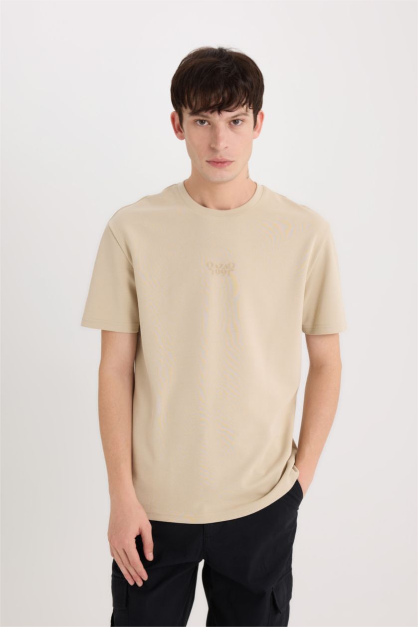 Мужчины Бежевый Regular Fit Футболка с круглым вырезом и слоган-принтом