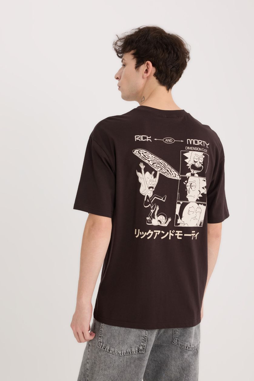 Erkek Kahve %100 Pamuk Rick and Morty Boxy Fit Bisiklet Yaka Sırt Baskılı Kısa Kollu Tişört