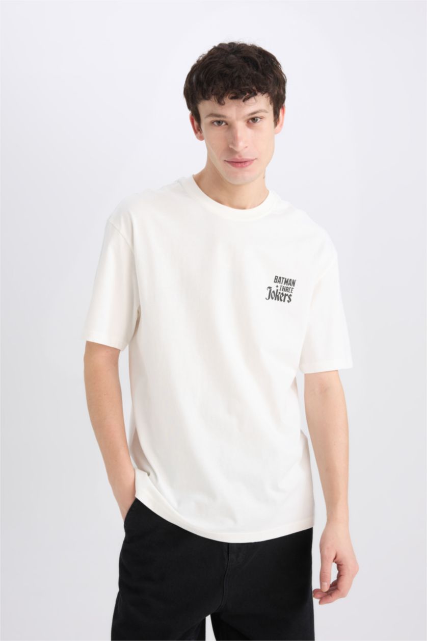 Erkek Ekru %100 Pamuk Batman Boxy Fit Bisiklet Yaka Sırt Baskılı Kısa Kollu Tişört
