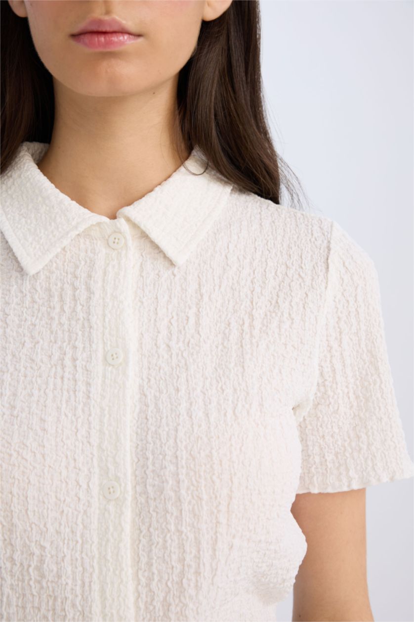 Woman Ecru Slim Fit Polo Collar Short Sleeve T-Shirt